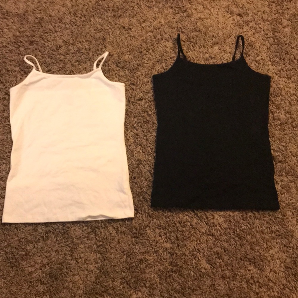 2 tank tops 💖